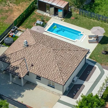 Moni, Family House Near Labin With Pool, Sauna And Jacuzzi Nedeščina
