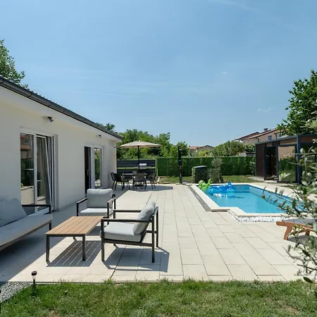 Villa Moni, Family House Near Labin With Pool, Sauna And Jacuzzi Nedeščina
