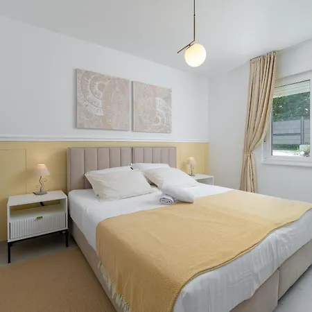 Moni, Family House Near Labin With Pool, Sauna And Jacuzzi