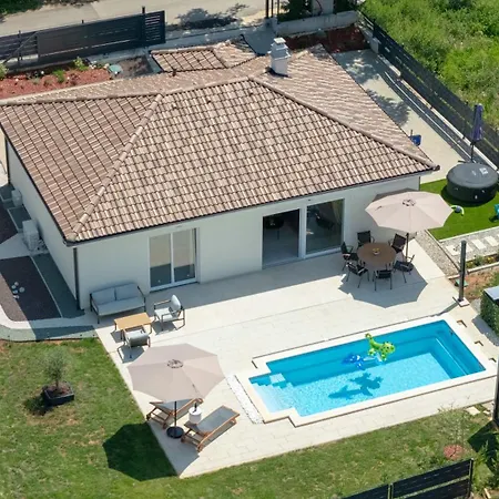 Moni, Family House Near Labin With Pool, Sauna And Jacuzzi