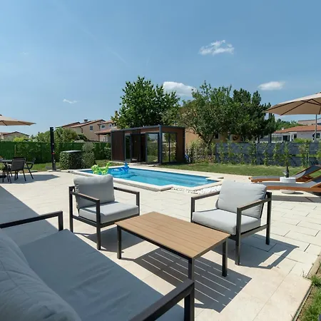 Willa Moni, Family House Near Labin With Pool, Sauna And Jacuzzi *