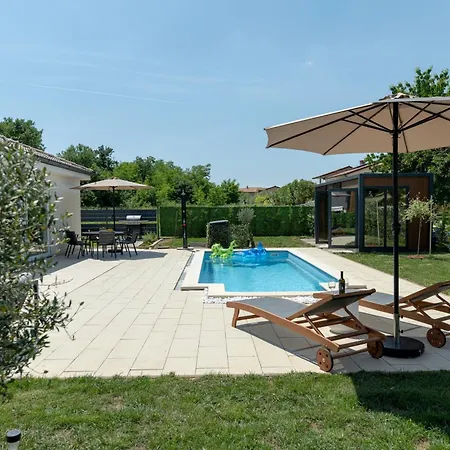 Villa Moni, Family House Near Labin With Pool, Sauna And Jacuzzi Nedeščina